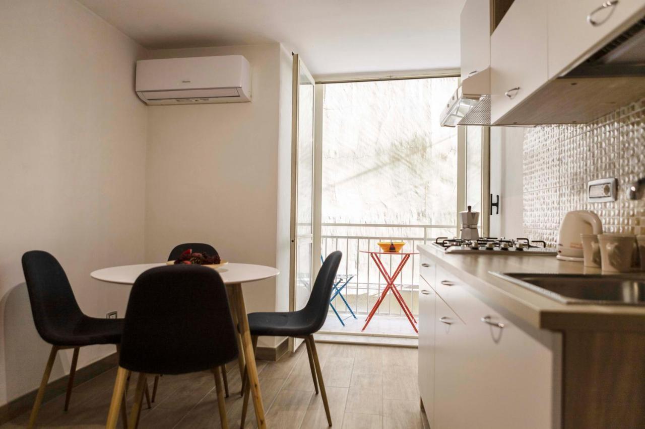 Via Nilo 20 Apartments Naples Exterior photo